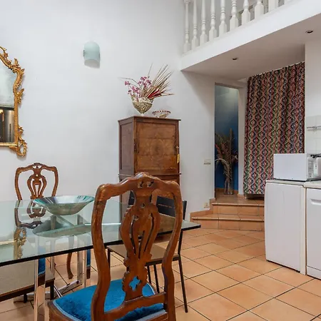 Angelica House דירה *
